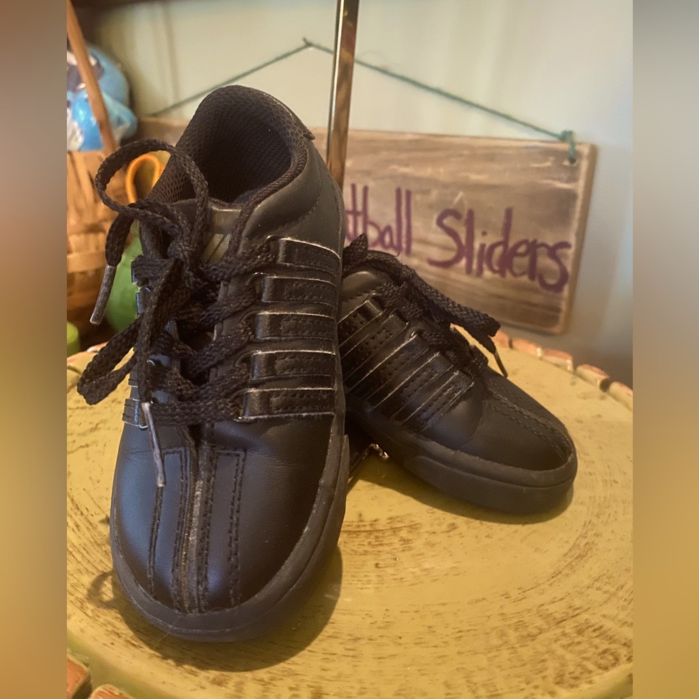 K Swiss Triple Black Leather Toddler Sz 8 Sneakers Shoes